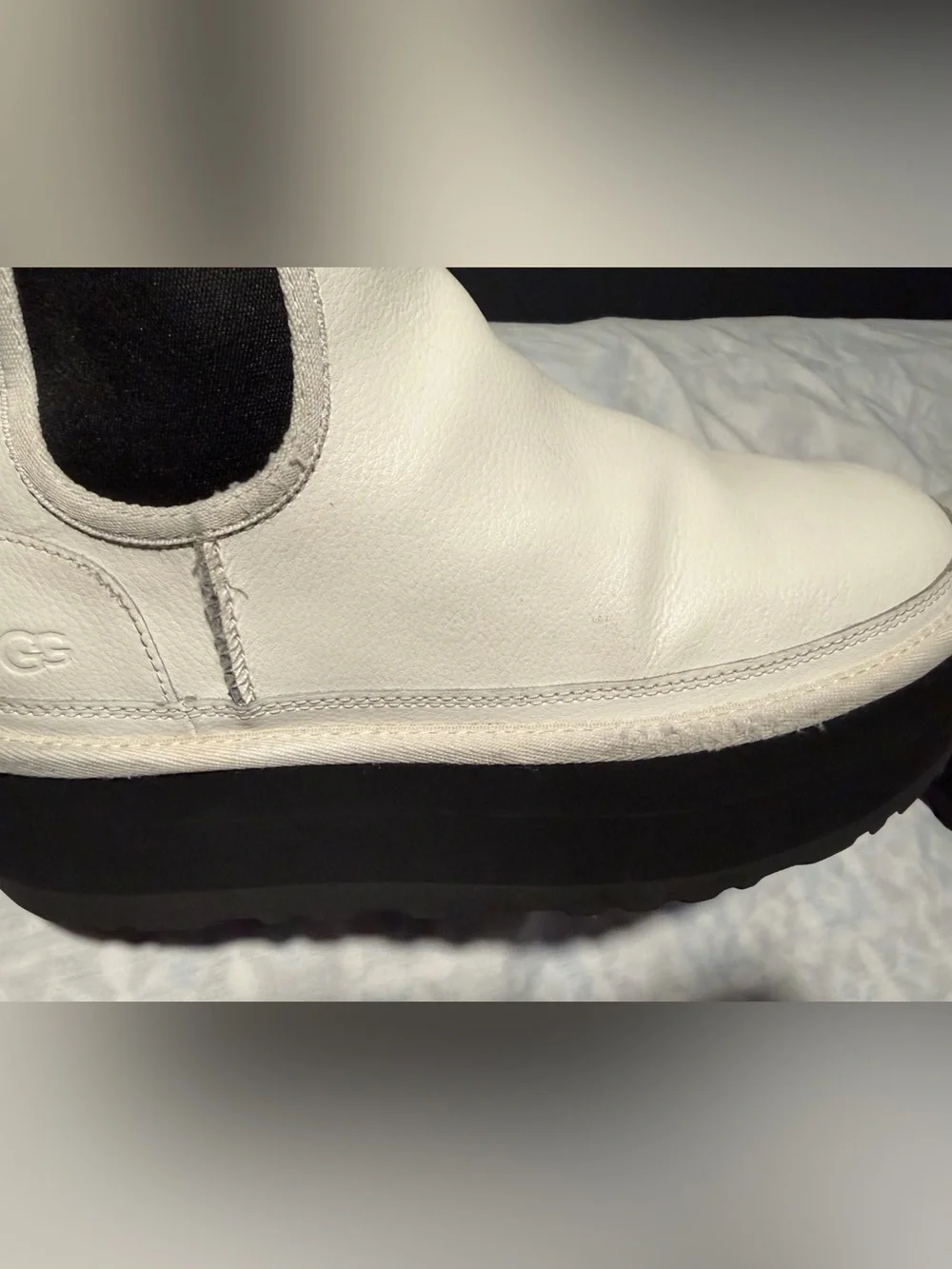 UGG White Leather Platform Chelsea Boots with Black Elastic size 8